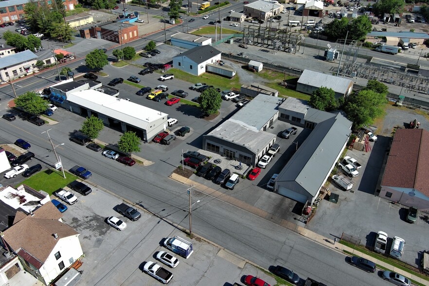 400 N East St & 301-303 E 4th St portfolio of 3 properties for sale on LoopNet.ca - Aerial - Image 1 of 20