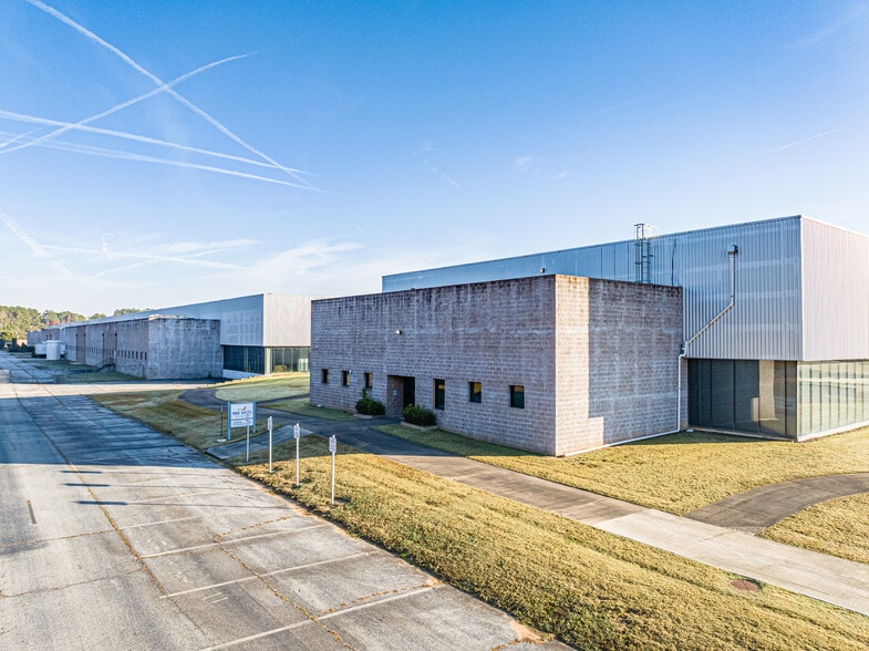 375 Airport Rd, Griffin, GA for lease - Building Photo - Image 3 of 11