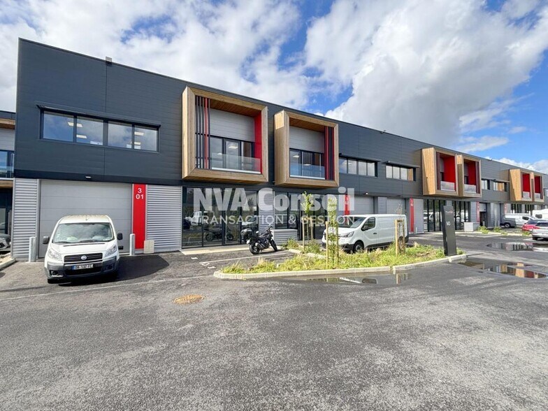 27 Avenue Du Gros Chene, Éragny à louer - Photo du bâtiment - Image 2 de 8