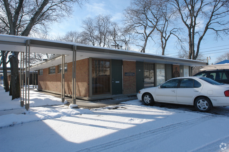 Bureau dans Farmington Hills, MI à vendre - Photo principale - Image 1 de 1