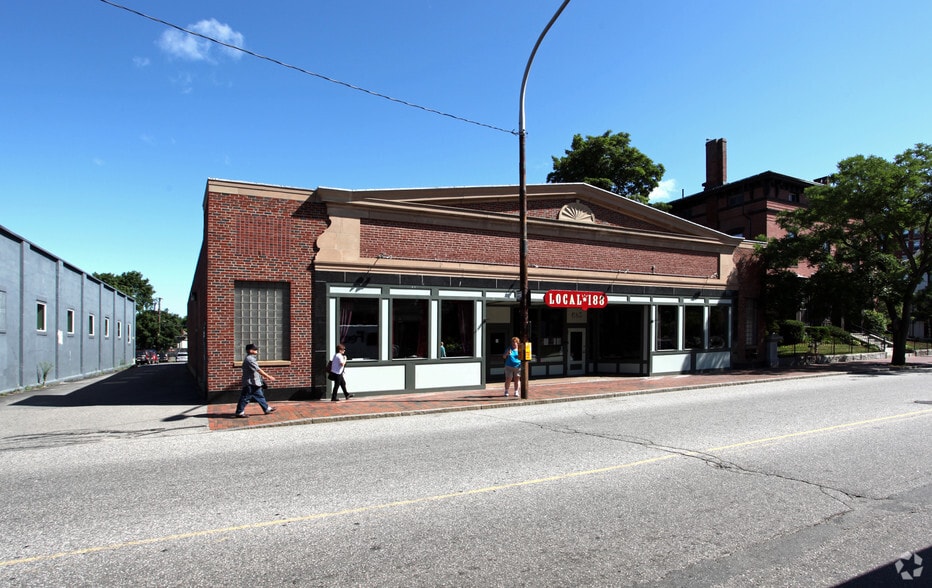 685 Congress St, Portland, ME à louer - Photo du bâtiment - Image 2 de 11
