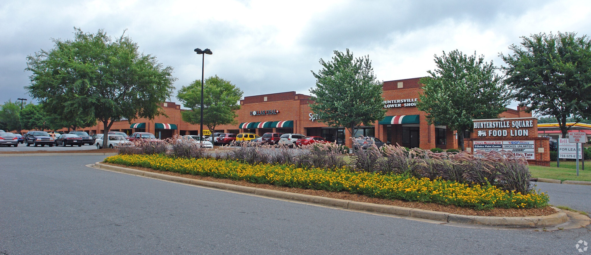 102 Statesville Rd, Huntersville, NC for lease Building Photo- Image 1 of 7