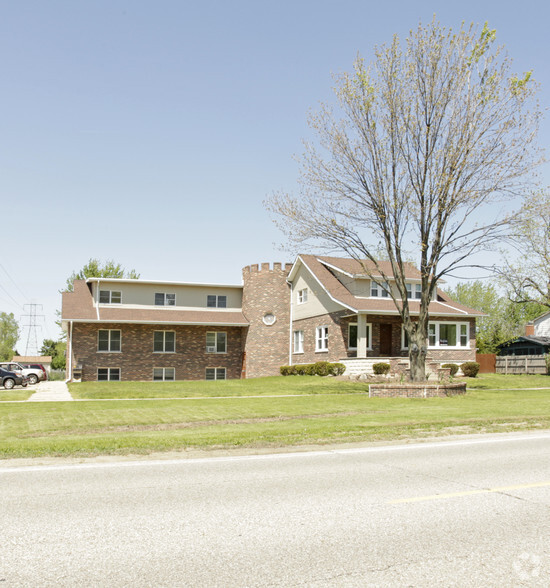 17097 17 Mile Rd, Clinton Township, MI à vendre - Photo principale - Image 1 de 1