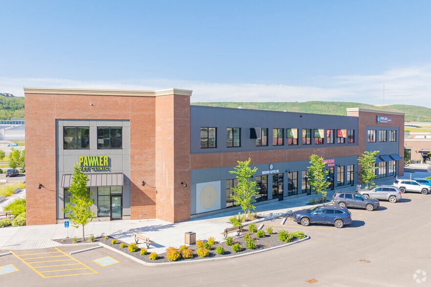 45 Greenbriar Way NW, Calgary, AB for lease - Building Photo - Image 1 of 3