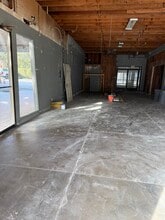 205-215 W 1st St, Tustin, CA à louer Photo intérieure- Image 1 de 14