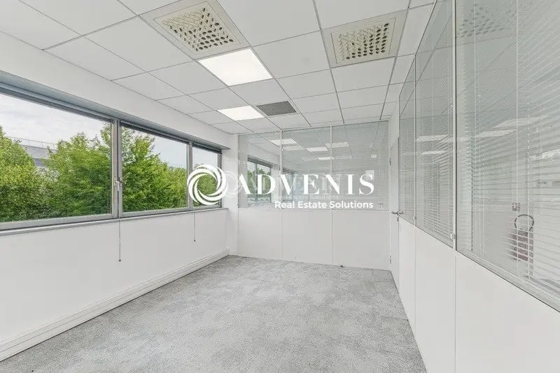 Office in Roissy-en-France for lease - Interior Photo - Image 3 of 10
