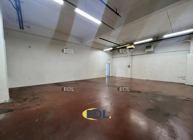 Office in Villepinte for lease - Interior Photo - Image 1 of 11