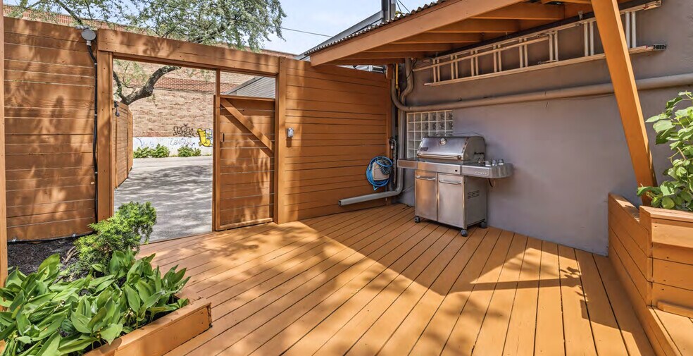 121 Logan Av, Toronto, ON for sale - Building Photo - Image 2 of 17