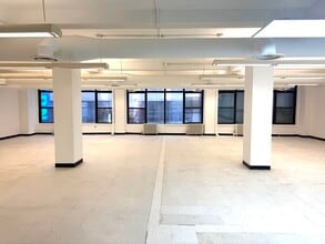 566 7th Ave, New York, NY for lease Interior Photo- Image 2 of 7