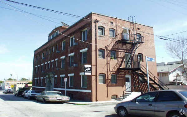 120 Westminster Ave, Venice, CA à vendre - Photo du bâtiment - Image 3 de 30