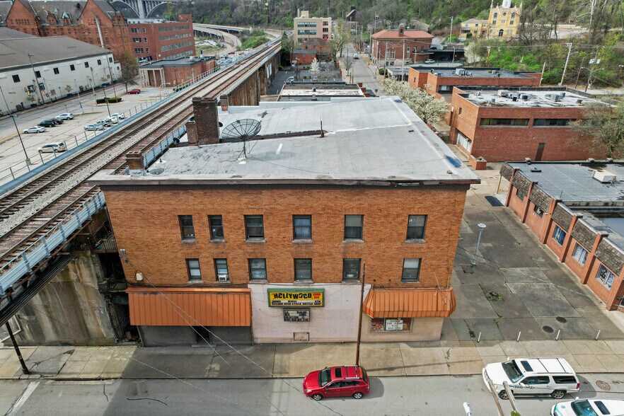 830-840 Linden Ave, East Pittsburgh, PA à vendre - Photo du bâtiment - Image 3 de 34