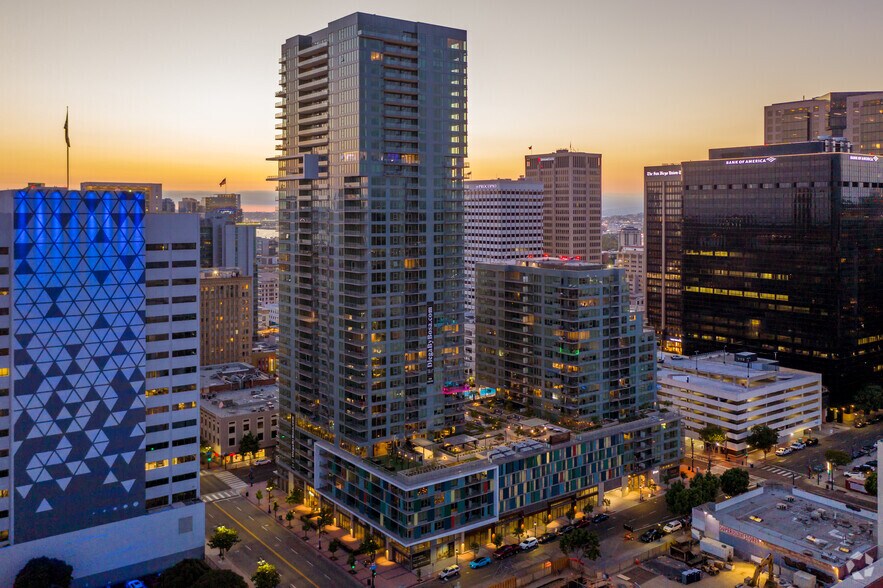 702 Broadway, San Diego, CA à louer - Photo du bâtiment - Image 1 de 89