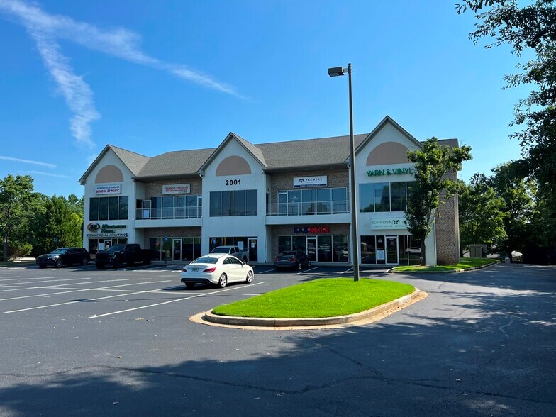 2001 Lawrenceville Suwanee Rd, Suwanee, GA à louer - Photo du bâtiment - Image 3 de 12