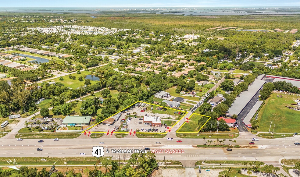 Tamiami Trail Commercial Center portfolio of 3 properties for sale on LoopNet.ca - Aerial - Image 2 of 8