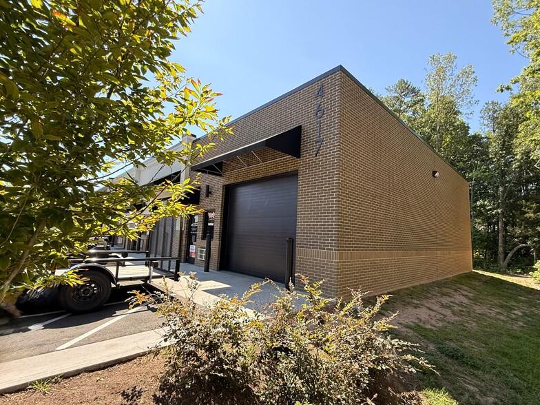 4617 Hillsborough Rd, Durham, NC for lease - Primary Photo - Image 1 of 14