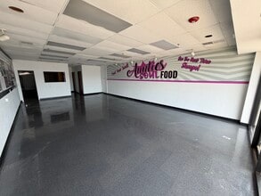 101 N Douglas Blvd, Midwest City, OK for lease Interior Photo- Image 2 of 6