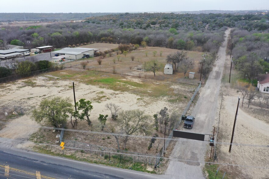 1505 Grosenbacher Rd, San Antonio, TX à vendre - Photo du bâtiment - Image 3 de 10