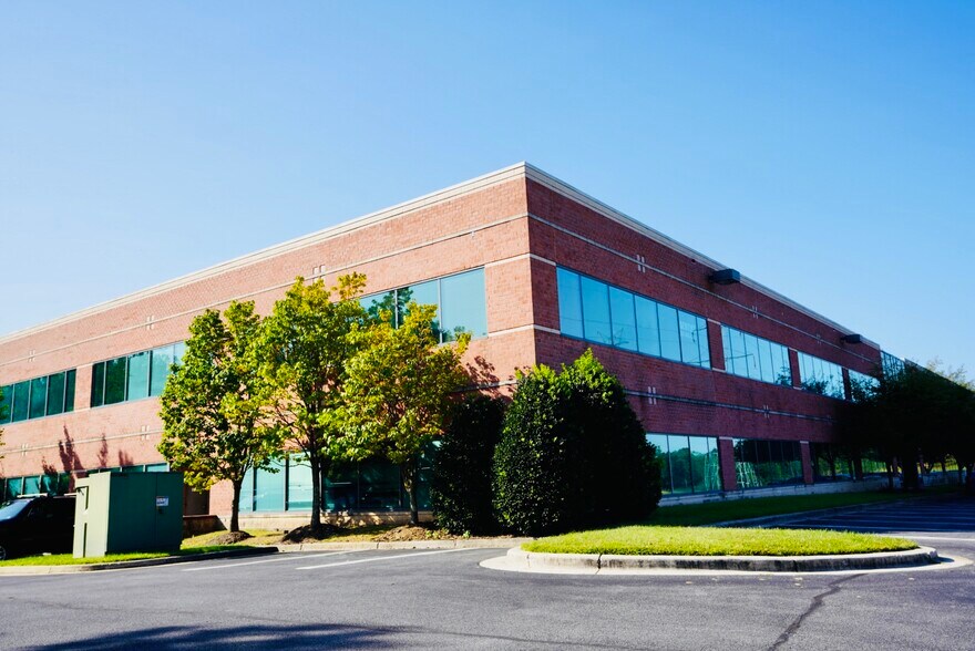 610 Professional Dr, Gaithersburg, MD à vendre - Photo du bâtiment - Image 2 de 16