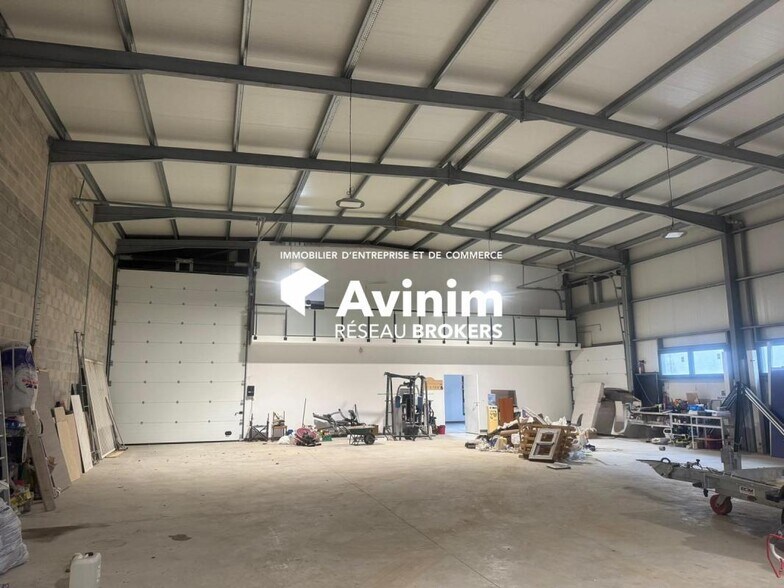 Industrial in Taverny for lease - Interior Photo - Image 2 of 8