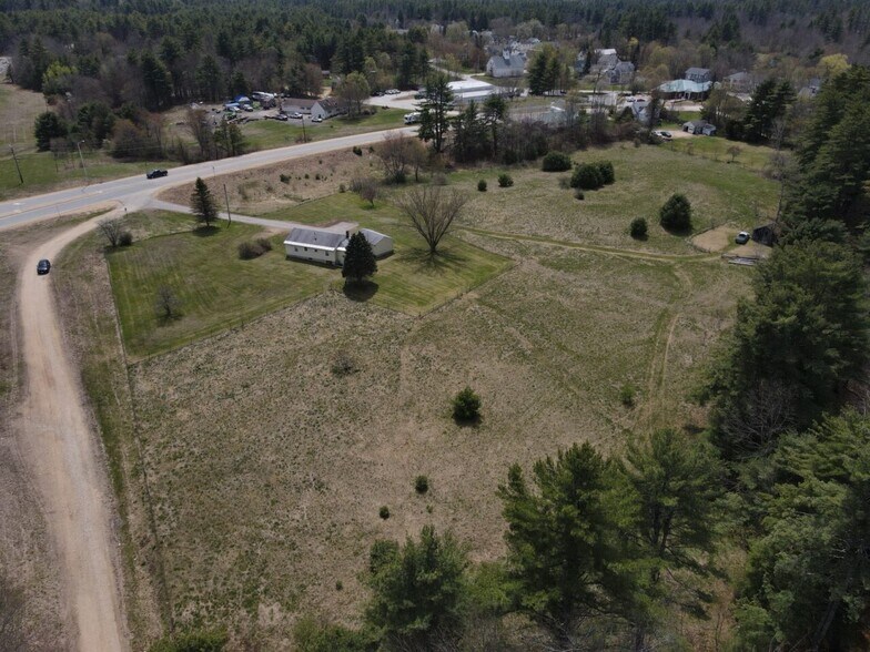 39 Route 129, Loudon, NH à vendre - Photo du bâtiment - Image 3 de 7