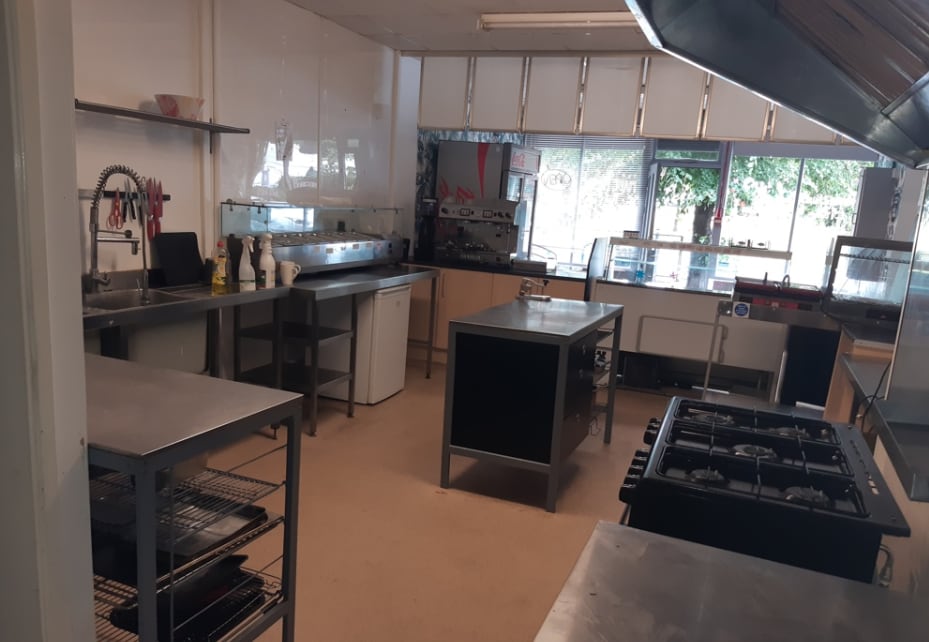 546 Hessle Rd, Hull for lease Interior Photo- Image 1 of 7
