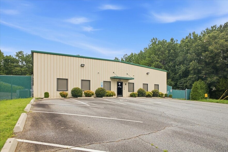 135 Joshua Ct, Lincolnton, NC for sale - Building Photo - Image 3 of 37