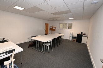 3 Cunningham Rd, Stirling for lease Interior Photo- Image 1 of 1