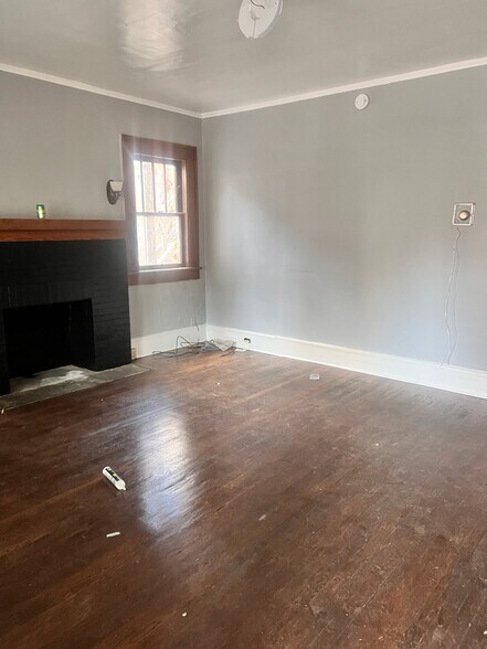 2106 Westover Ave SW, Roanoke, VA à vendre - Photo intérieure - Image 2 de 15