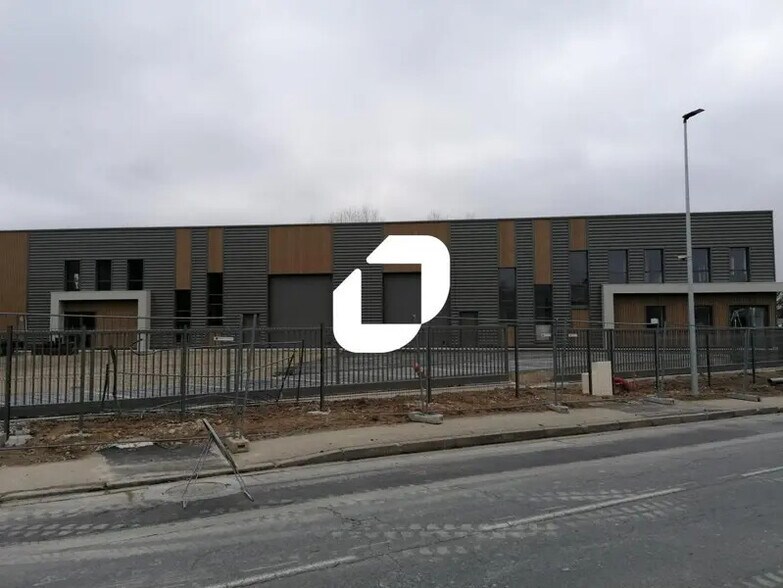 Flex dans Trévoux à louer - Photo du bâtiment - Image 1 de 7