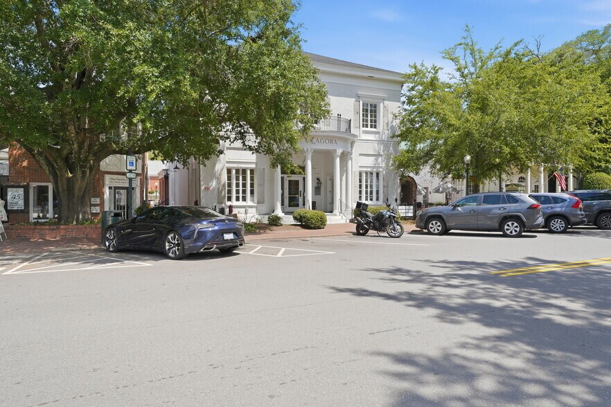 15 Chinquapin Rd, Pinehurst, NC à vendre - Photo du bâtiment - Image 2 de 53