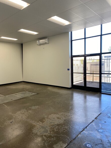 2316 N San Fernando Rd, Los Angeles, CA à louer - Photo intérieure - Image 3 de 11
