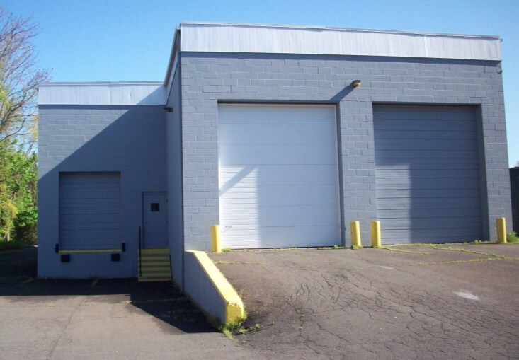 30 Montowese Ave, North Haven, CT for lease - Building Photo - Image 2 of 9