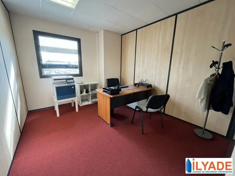 Bureau dans Aubagne à louer - Photo intérieure - Image 2 de 4