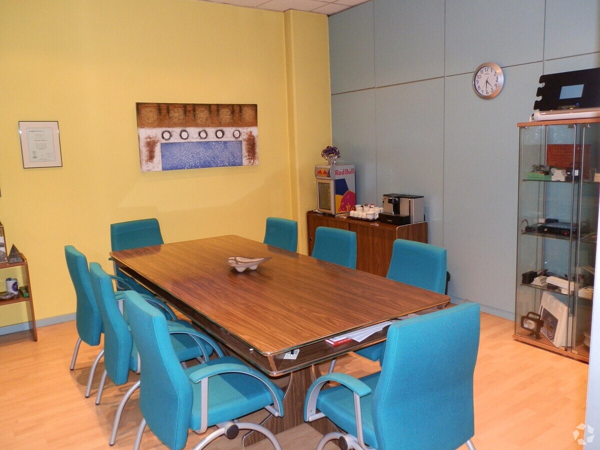 Madrid, MAD 28021 -  -  - Interior Photo - Image 1 of 9