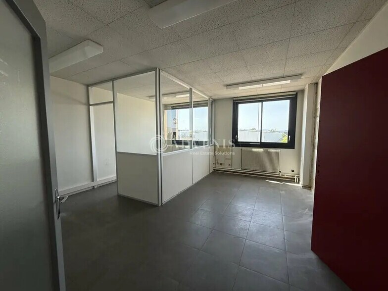 Bureau dans Chassieu à louer - Photo intérieure - Image 2 de 6