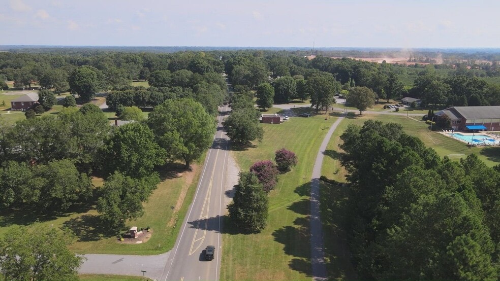 2625 Shelton Ave, Statesville, NC for lease - Commercial Listing Video - Image 2 of 5