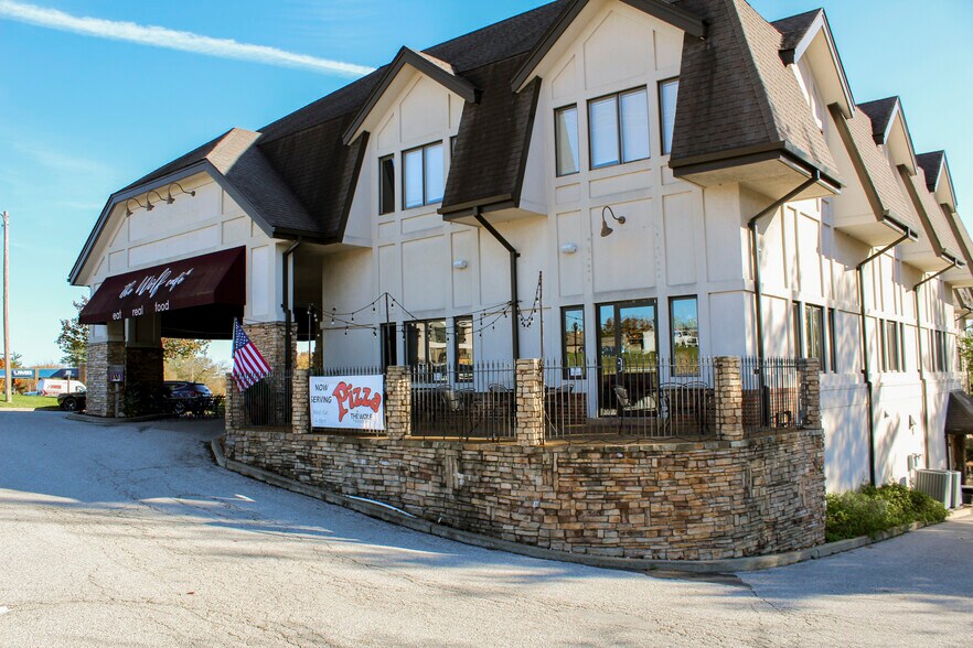 15480 Clayton Rd, Ballwin, MO à vendre - Photo du bâtiment - Image 1 de 5