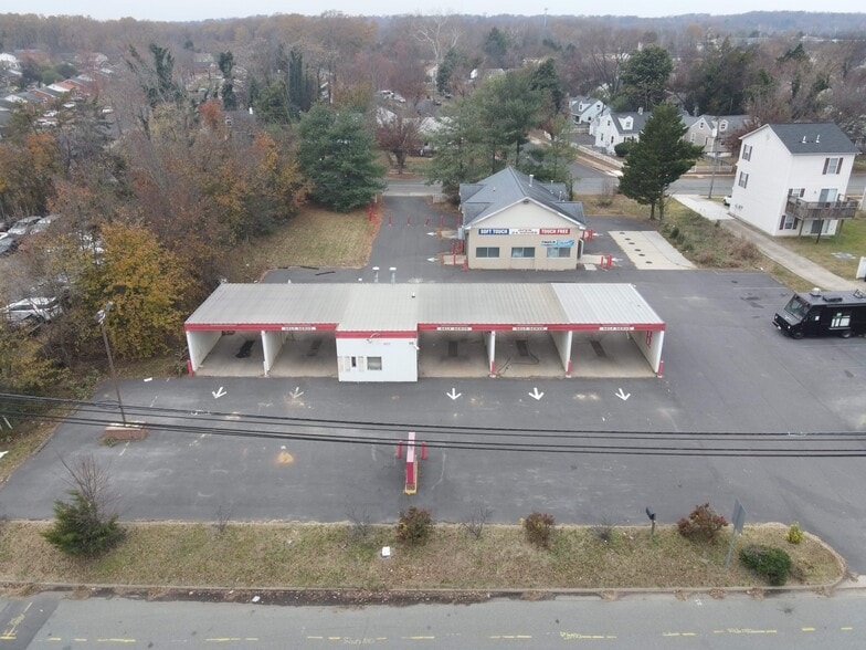 1603 Dixon St, Fredericksburg, VA à vendre - Photo du bâtiment - Image 1 de 11