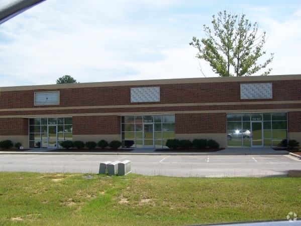 104 Airport Industrial Dr, Clayton, NC for lease - Building Photo - Image 2 of 3