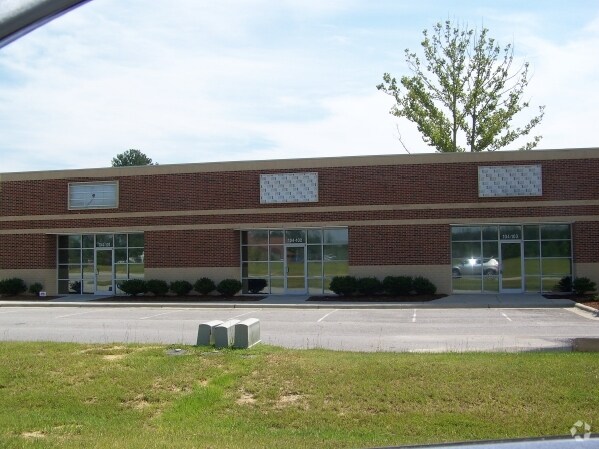 104 Airport Industrial Dr, Clayton, NC à louer - Photo du bâtiment - Image 2 de 3