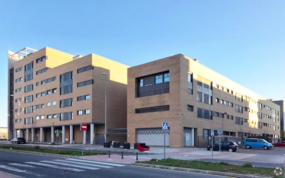 Calle de Alfredo Nobel, 25, Alcorcón, Madrid à vendre - Photo du bâtiment - Image 2 de 3