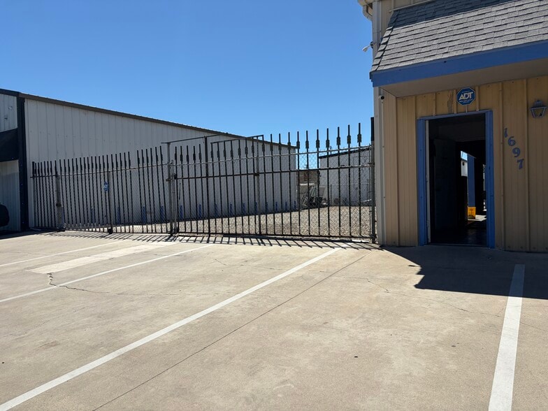 1697 Mccormick St, Turlock, CA for lease - Building Photo - Image 3 of 4