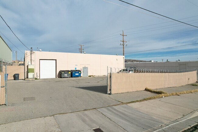Plus de détails pour 200 Eastgate Rd, Barstow, CA - Industriel à vendre