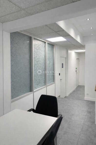 Bureau dans Croissy-Beaubourg à vendre - Photo intérieure - Image 1 de 7