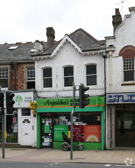 104 London Rd, East Grinstead à louer - Photo du bâtiment - Image 2 de 4