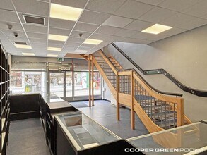 42 New St, Wellington for lease Interior Photo- Image 1 of 7