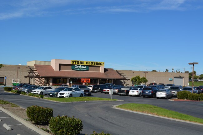 Plus de détails pour 1067 N Davis Rd, Salinas, CA - Commerce de détail à louer