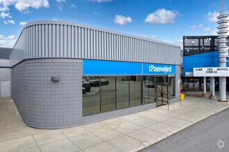 417 Wellington St, St Thomas, ON à louer Photo du bâtiment- Image 2 de 17