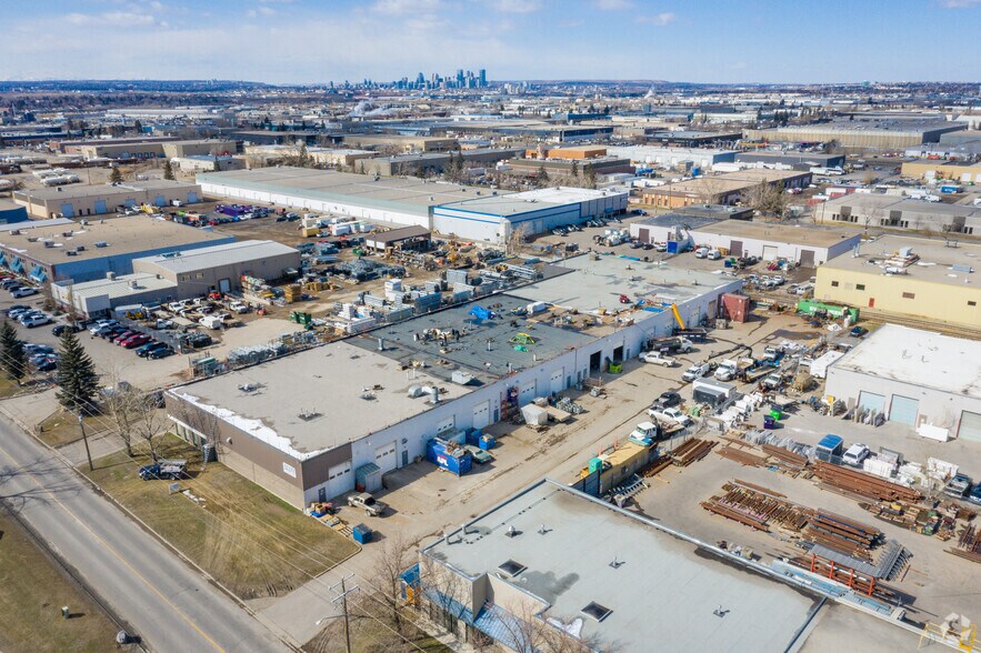4380 76th Ave SE, Calgary, AB à louer - Aérien - Image 3 de 4