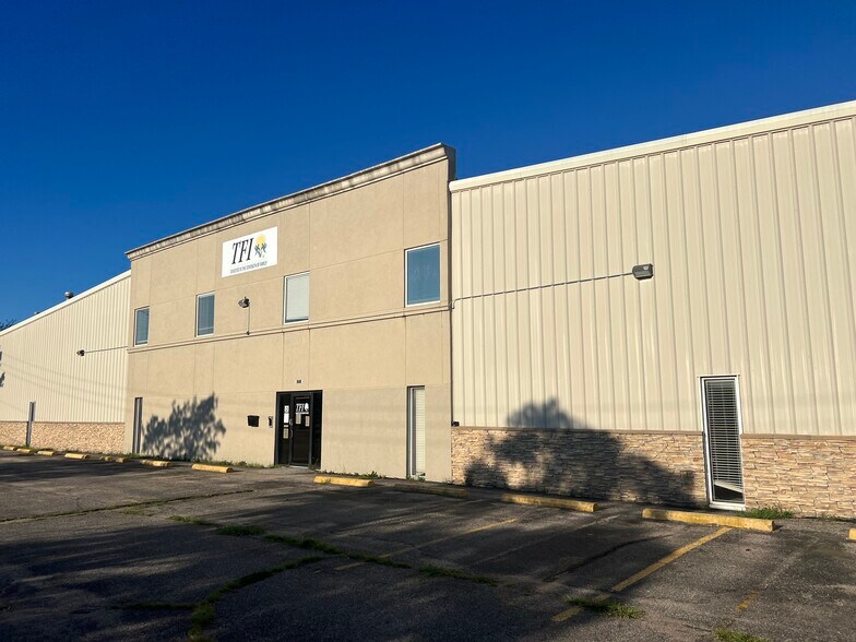 1711 S Longfellow St, Wichita, KS à louer - Photo du bâtiment - Image 2 de 9
